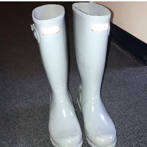 Reposting periwinkle colored hunter boots